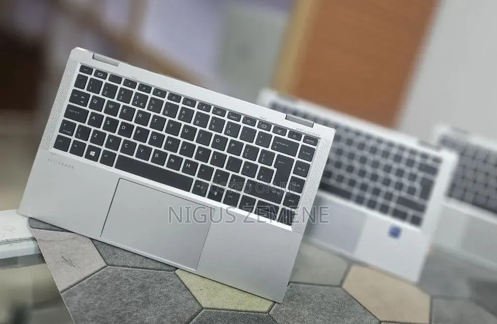 New Laptop HP EliteBook 1040 G8 16GB Intel Core i7 SSD 512GB