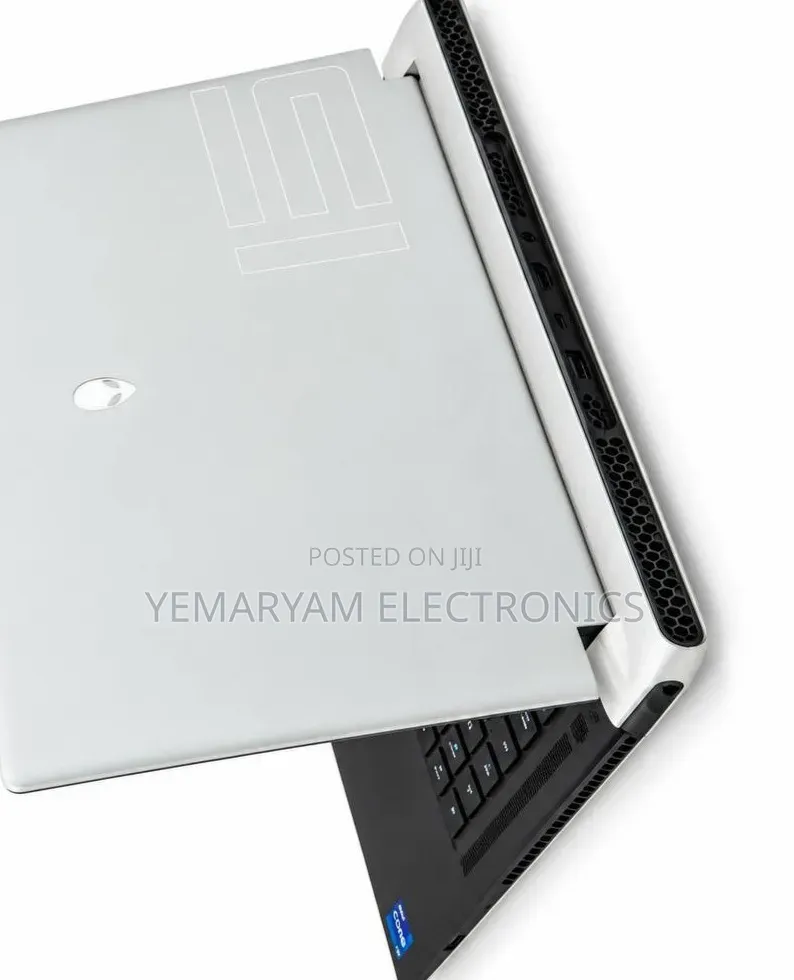New Laptop Alienware X15 r2 16GB Intel Core i7 SSD 1T