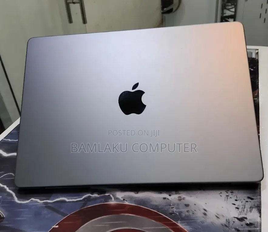 New Laptop Apple MacBook Pro 2021 M1 32GB Apple M1 Pro SSD 512GB