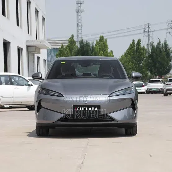 New BYD E2 43 kWh 94 hp FWD 2025 Silver