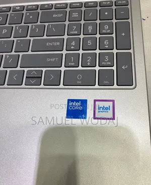 New Laptop HP OmniBook 3 16GB Intel Core i5 SSD 1T