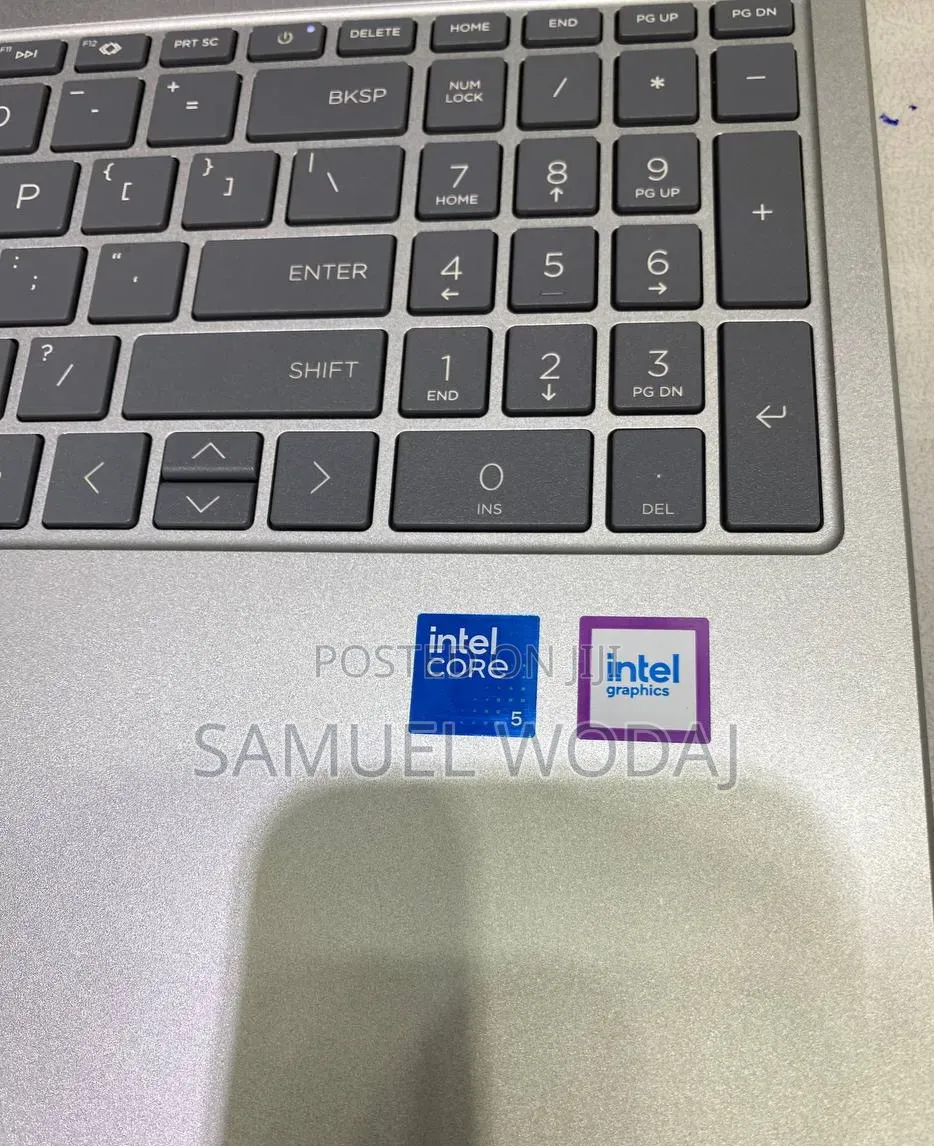 New Laptop HP OmniBook 3 16GB Intel Core i5 SSD 1T