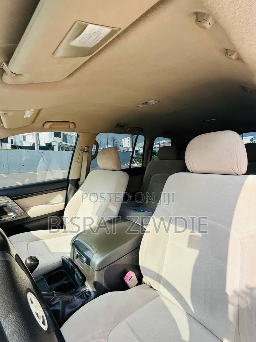Toyota Land Cruiser 2009 White