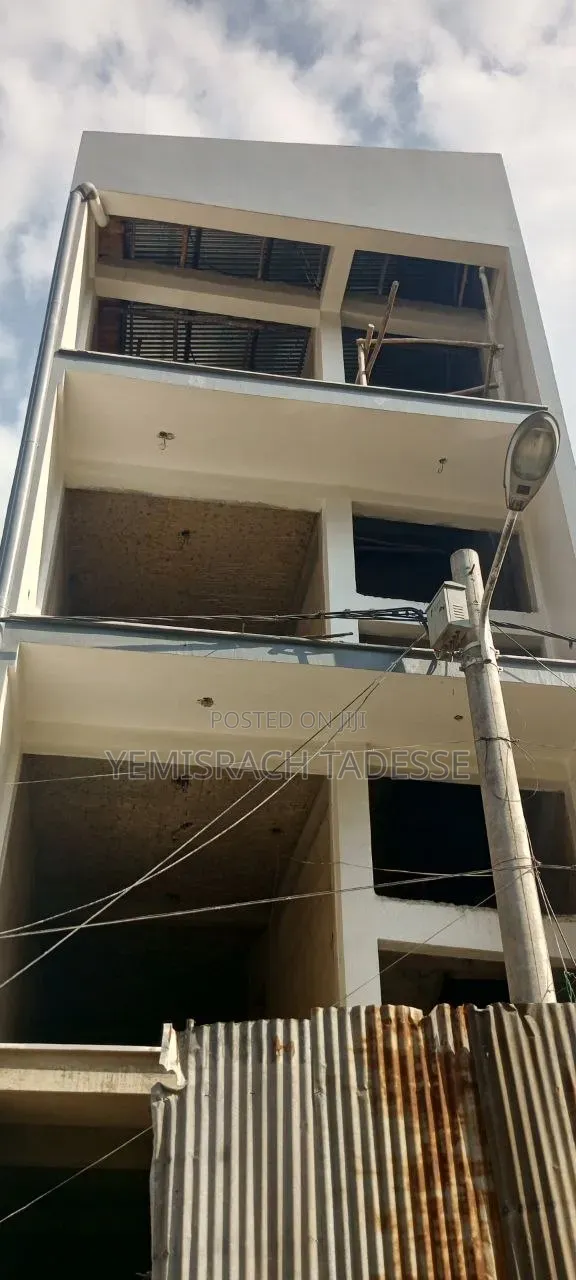 4bdrm Villa in Apartama, Nifas Silk-Lafto for sale