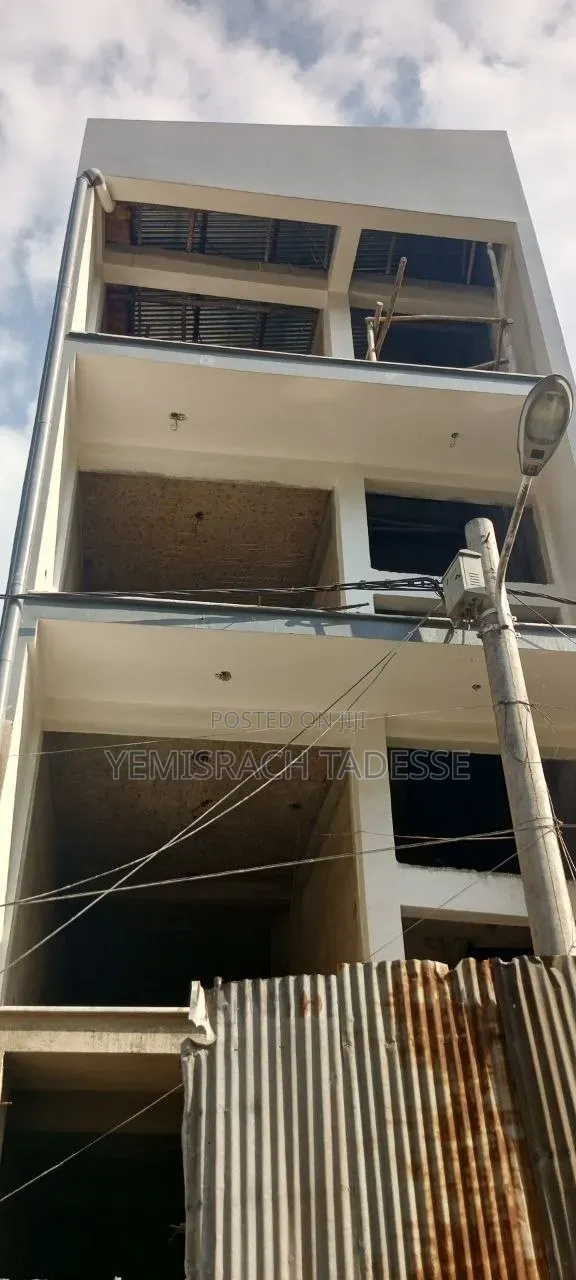 4bdrm Villa in Apartama, Nifas Silk-Lafto for sale