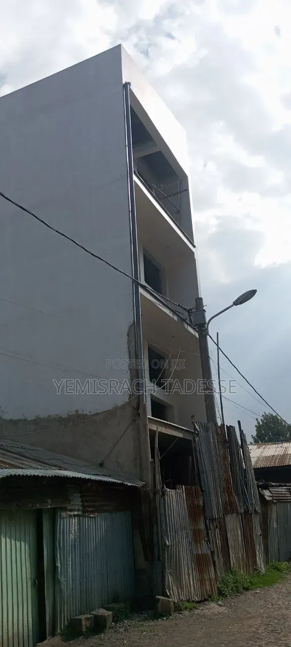 4bdrm Villa in Apartama, Nifas Silk-Lafto for sale