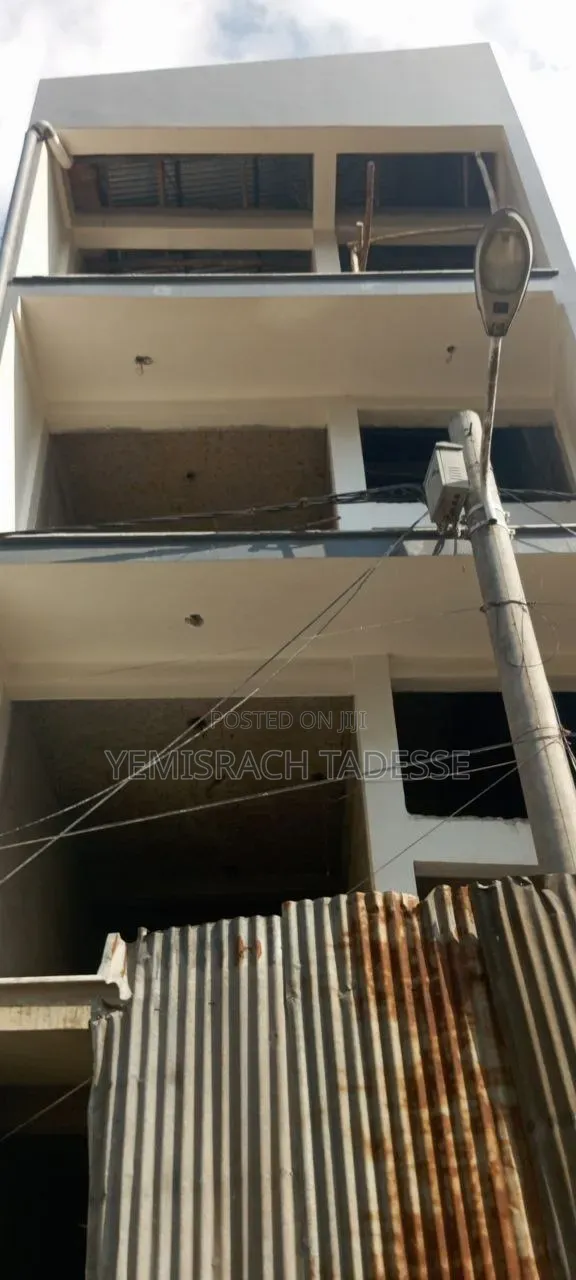 4bdrm Villa in Apartama, Nifas Silk-Lafto for sale