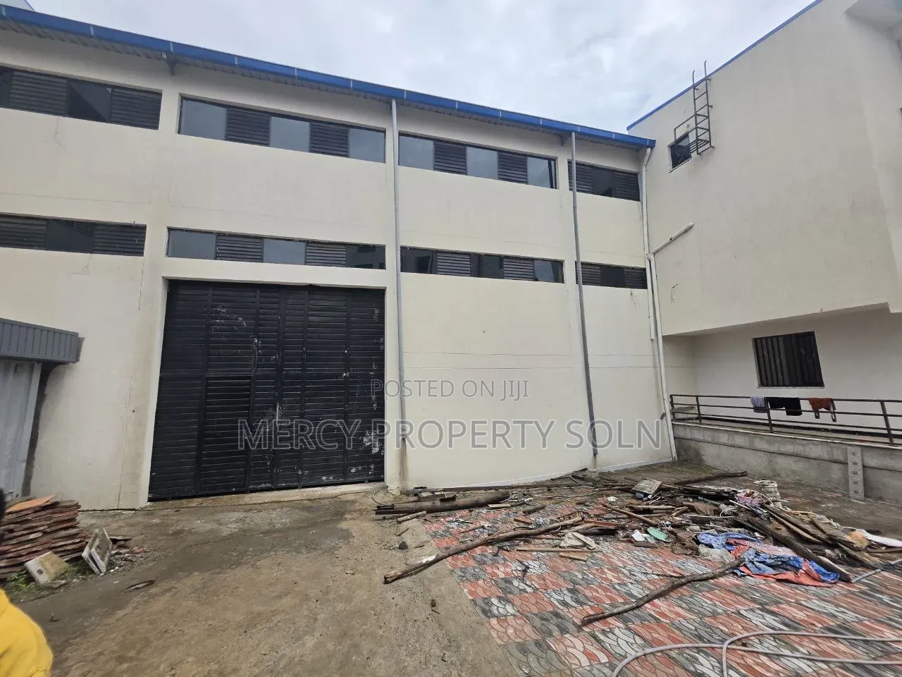Warehouse for Rent Bole Area With G+2 Office on Asphalt Road
