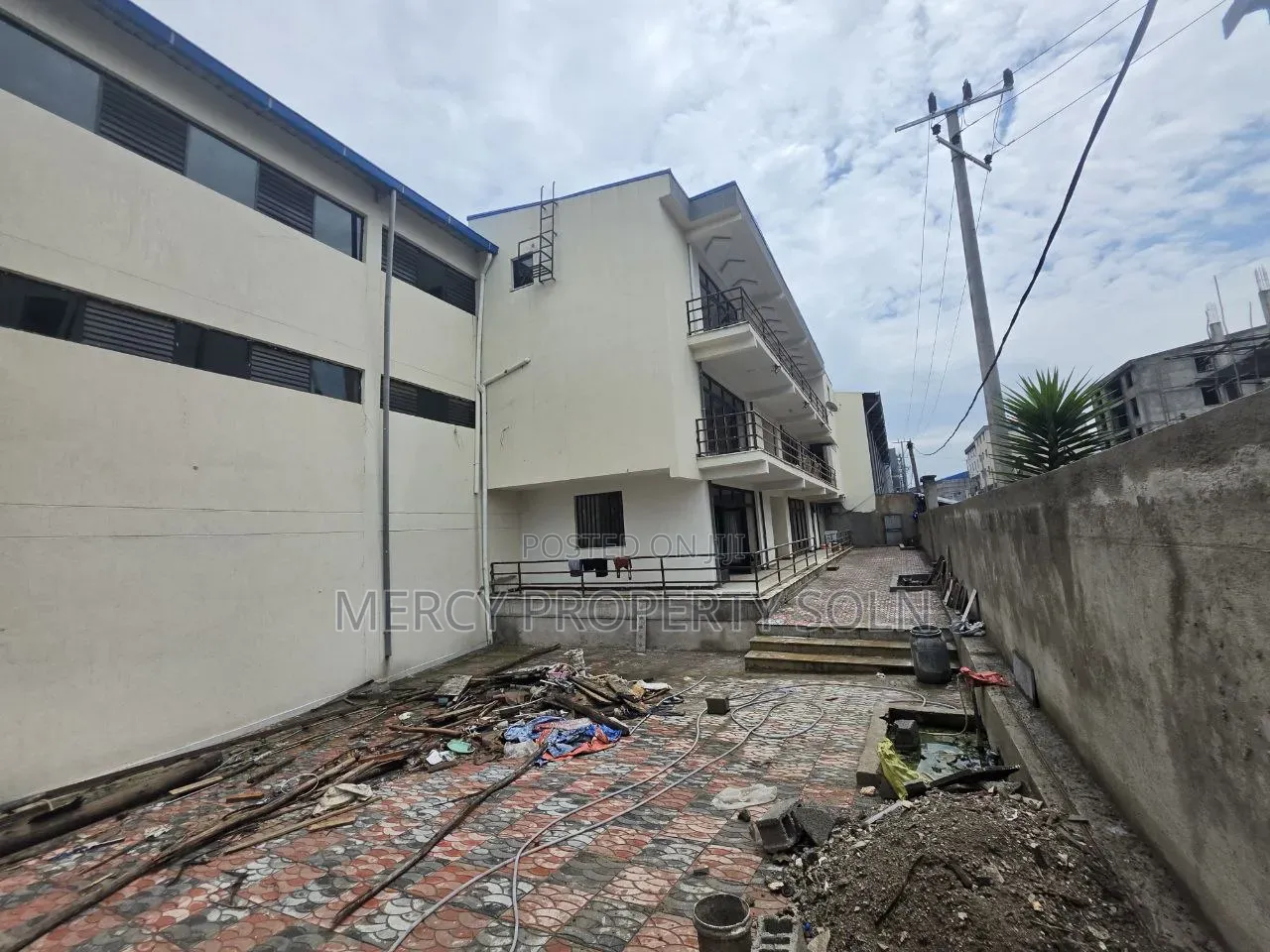 Warehouse for Rent Bole Area With G+2 Office on Asphalt Road