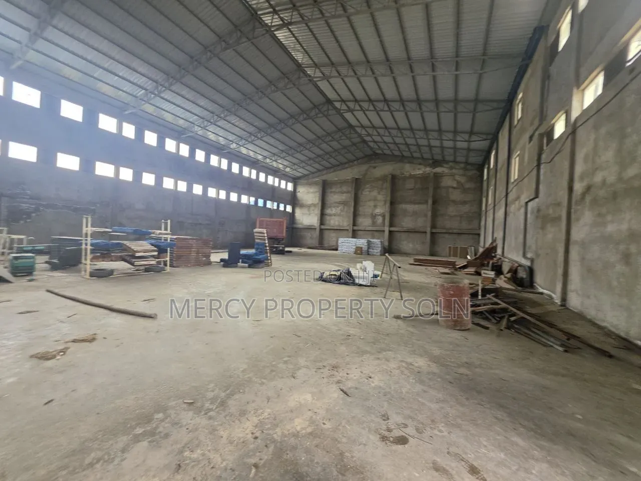 Warehouse for Rent Bole Area With G+2 Office on Asphalt Road