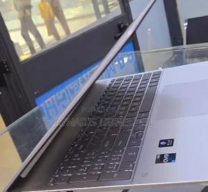 New Laptop HP Pavilion 15 16GB Intel Core i7 SSD 1T