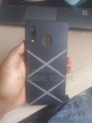 Samsung Galaxy A20 32 GB Black