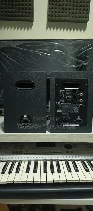 Behringer Studio Monitor
