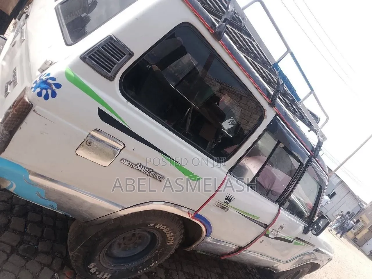 Toyota Land Cruiser 1988 White