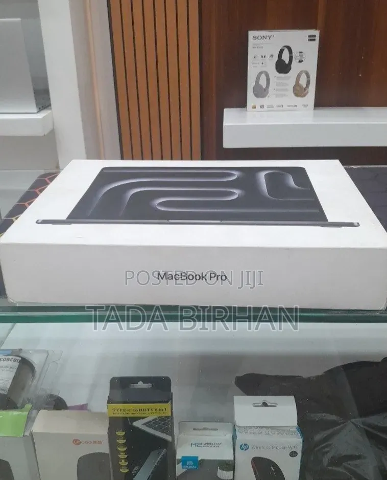 New Laptop Apple MacBook Pro 2026 M5 Max 36GB Apple M5 Max SSD 2T