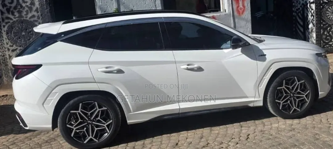Hyundai Tucson 2022 White