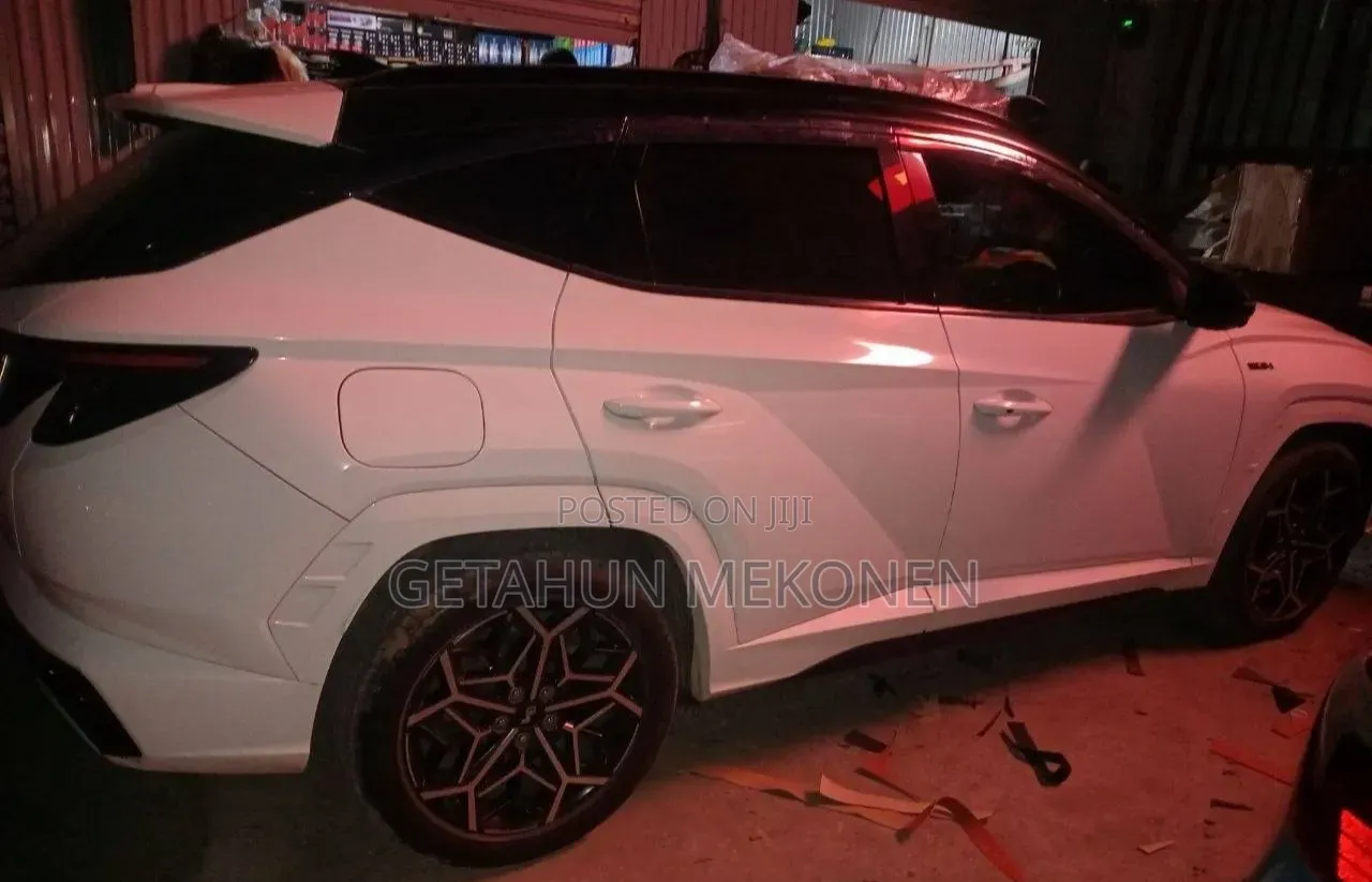 Hyundai Tucson 2022 White