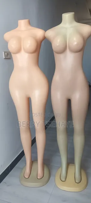 የሴቶች የልብስ አሻንጉሊት