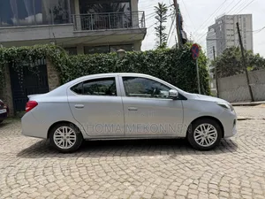 Mitsubishi Attrage 2021 Silver