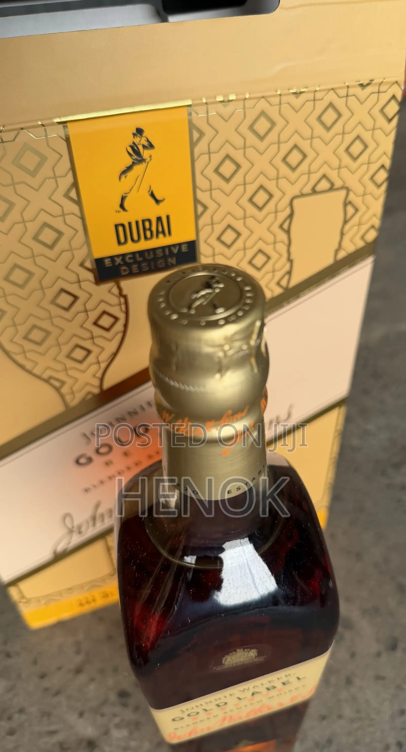Gold Labrl