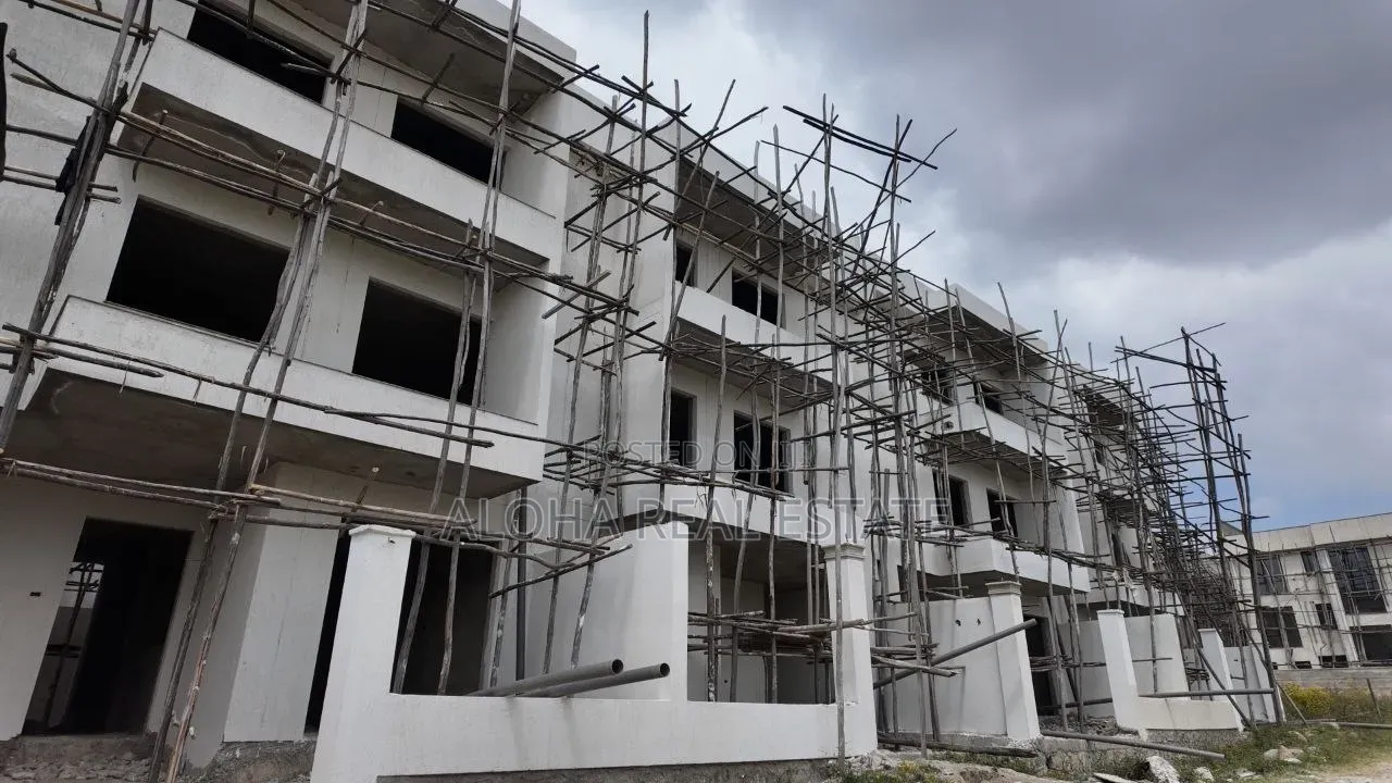 5bdrm Villa in Enyi Real Estate, Nifas Silk-Lafto for sale