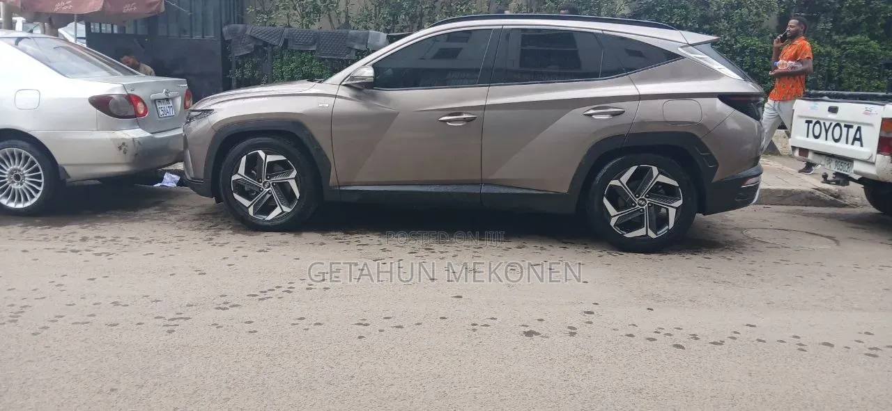 Hyundai Tucson 2022 Gold