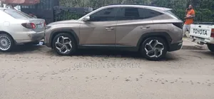 Hyundai Tucson 2022 Gold