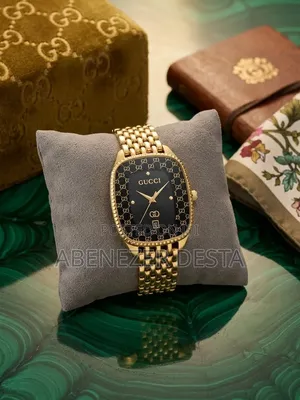 Gucci Gold-Toned Square-Case Women's Gucci-Branded Analog Watch Black