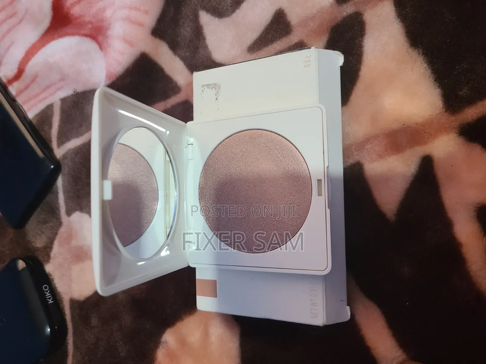 H&M Illimator Lustre Powder
