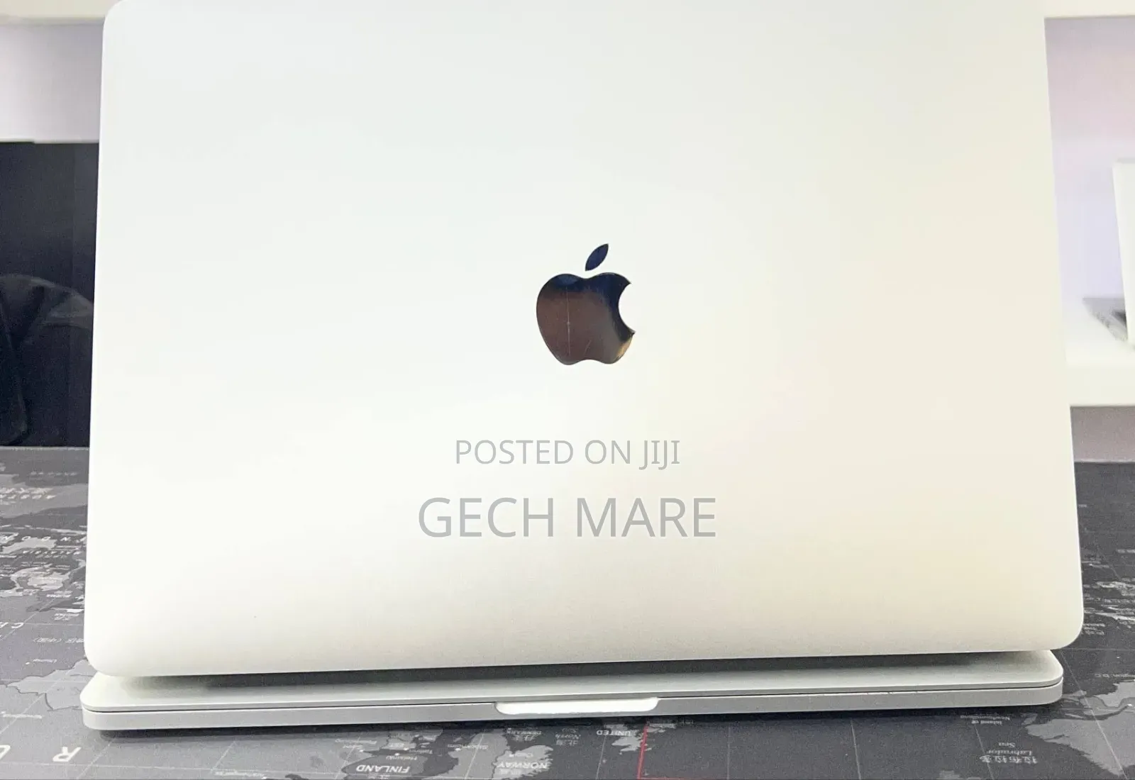 New Laptop Apple MacBook Pro 2022 M2 8GB Intel SSD 256GB