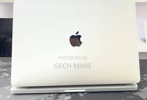 New Laptop Apple MacBook Pro 2022 M2 8GB Intel SSD 256GB