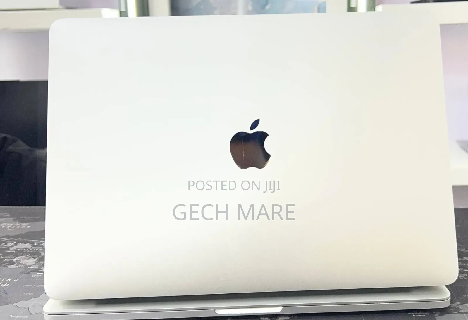 New Laptop Apple MacBook Pro 2022 M2 8GB Intel SSD 256GB