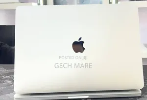 New Laptop Apple MacBook Pro 2022 M2 8GB Intel SSD 256GB