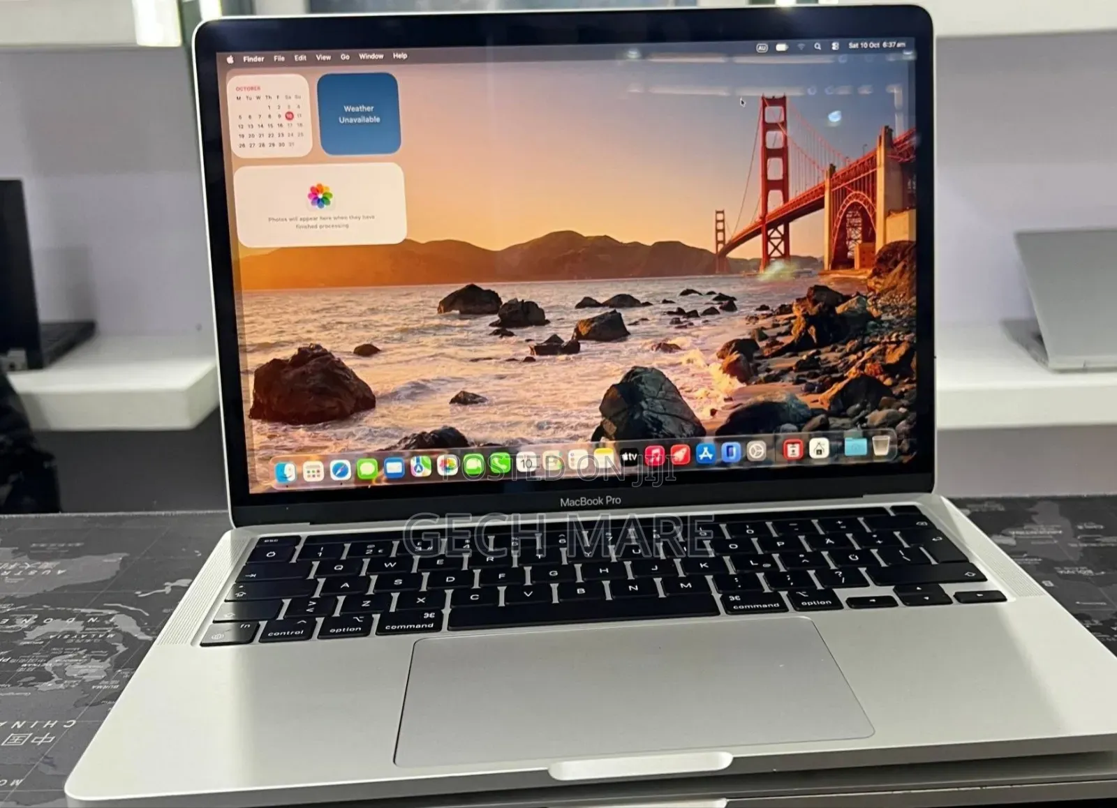 New Laptop Apple MacBook Pro 2022 M2 8GB Intel SSD 256GB