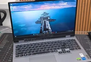 New Laptop Lenovo LOQ 15ARP9 8GB Intel Core i5 SSD 512GB