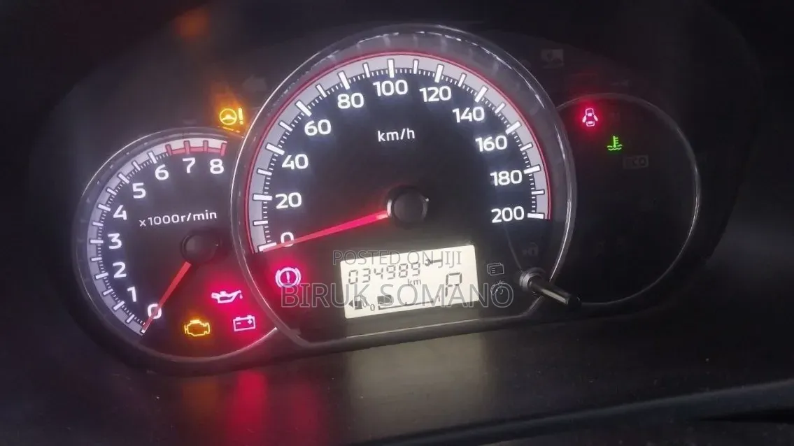 Mitsubishi Attrage 2022 Silver