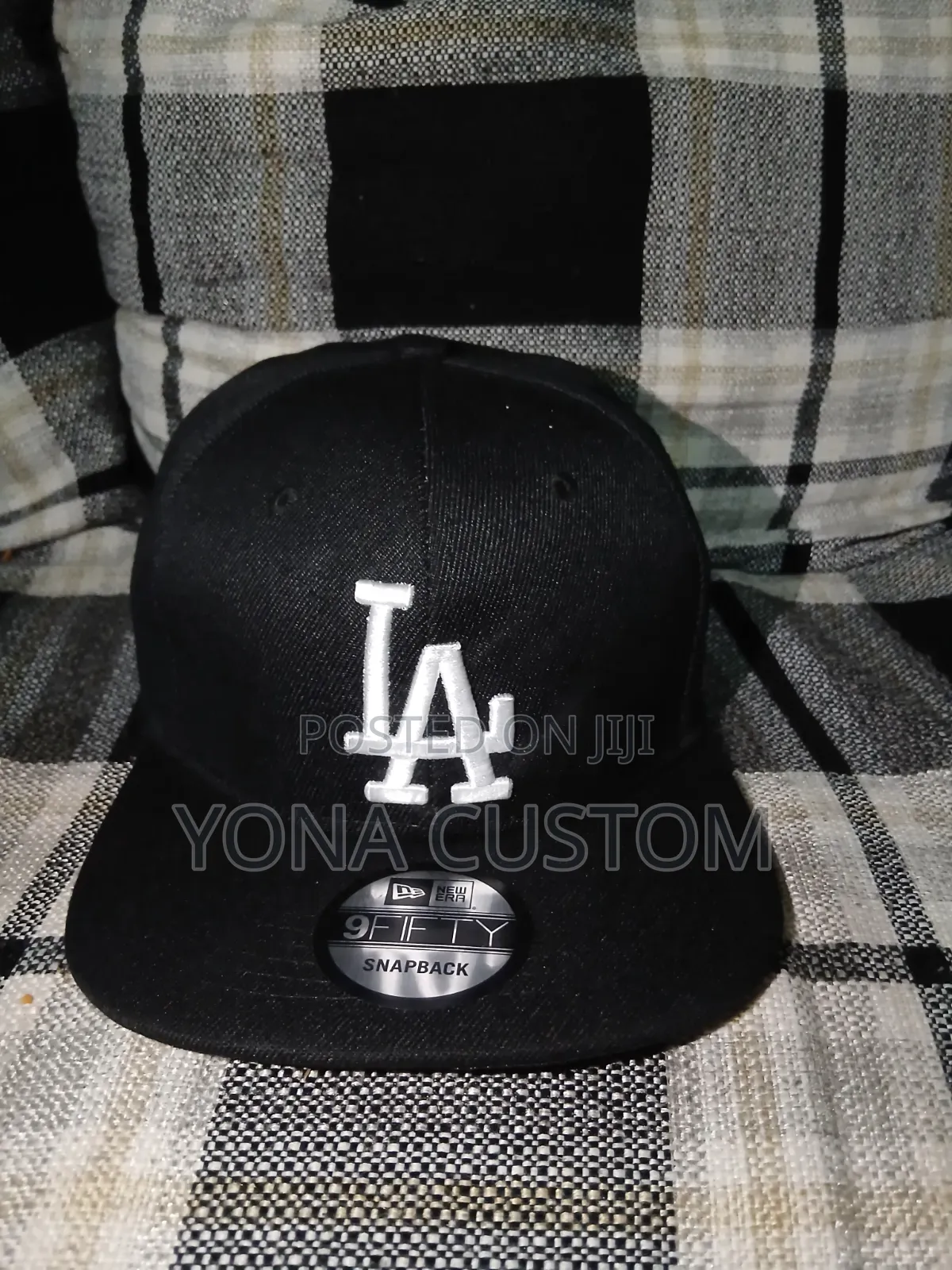 New Era Los Angeles Dodgers 9FIFTY Snapback Cap in Black and White