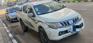 Mitsubishi L200 2015 Off white