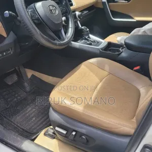 Toyota RAV4 2021 Off white