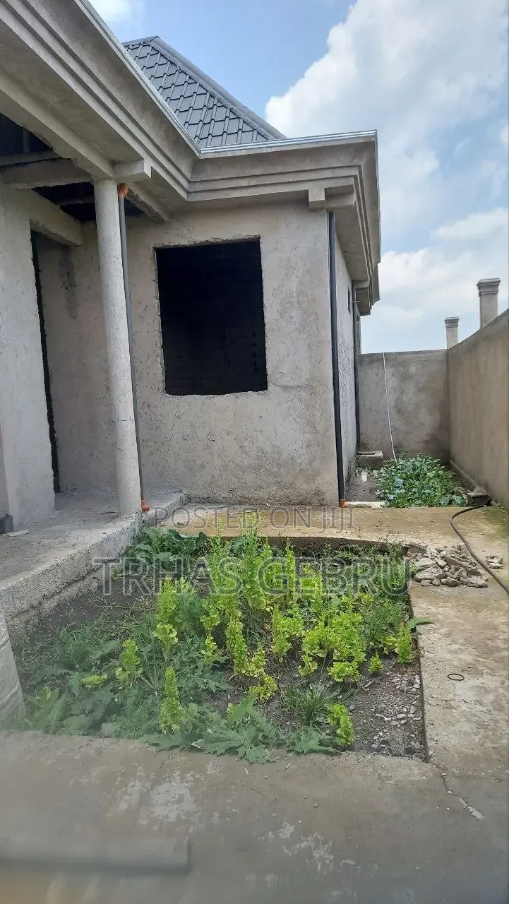 5bdrm Villa in ወርቁ, Oromia-Finfinne for sale