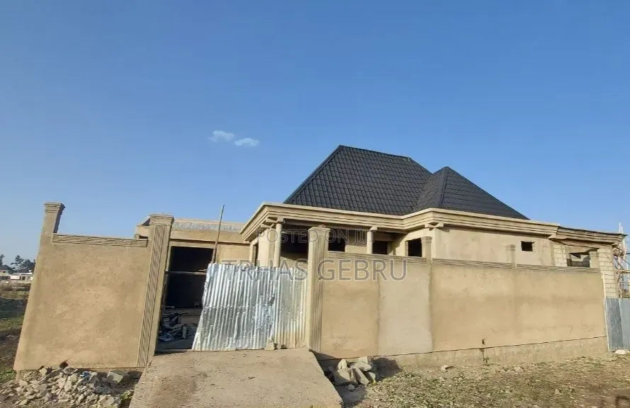 5bdrm Villa in ወርቁ, Oromia-Finfinne for sale