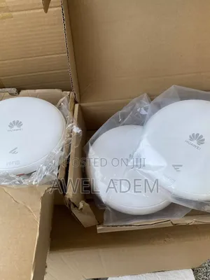 Huawei AirEngine 5773-21 WiFi7
Smart 11be Indoor, Dual Access Points
