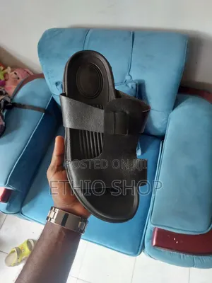 Black Sandal,ነጠላ ጫማ