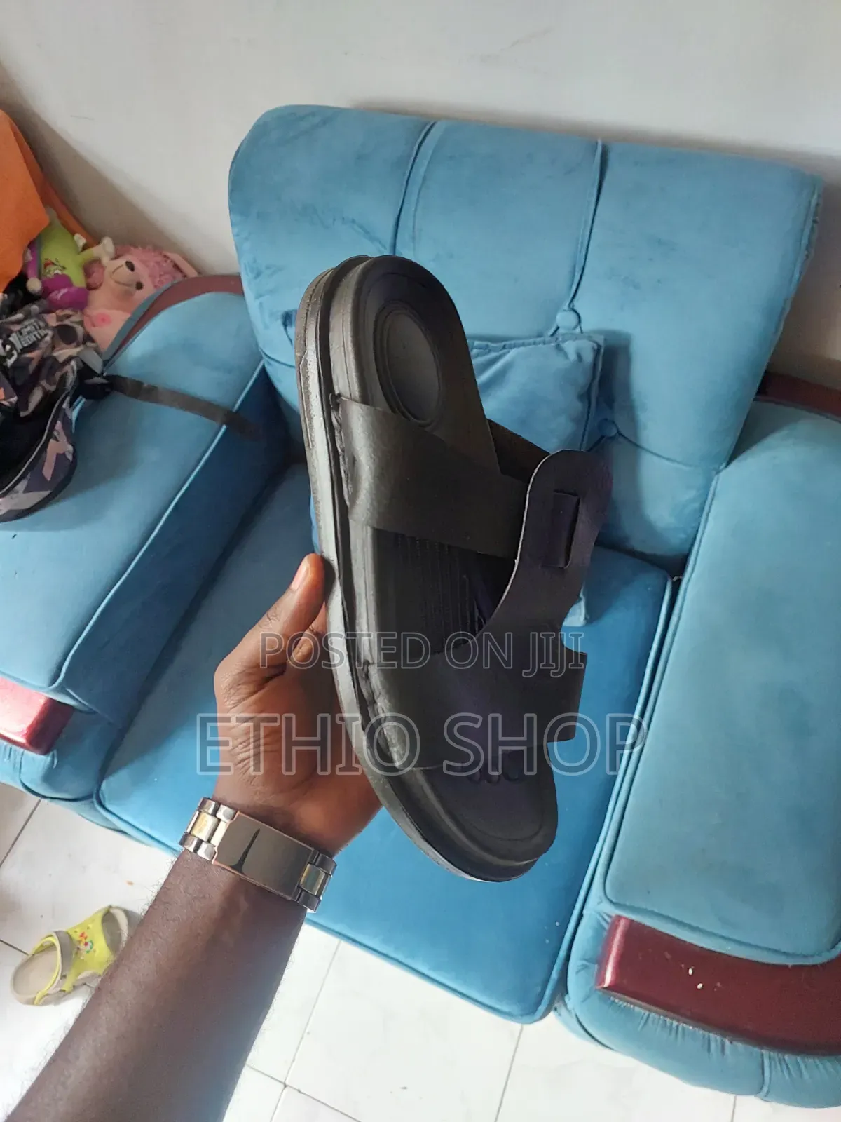 Black Sandal,ነጠላ ጫማ