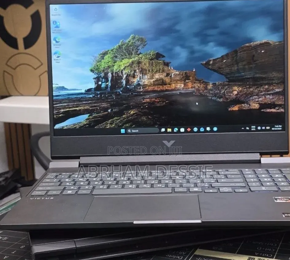New Laptop HP 16GB AMD Ryzen 7 SSD 512GB