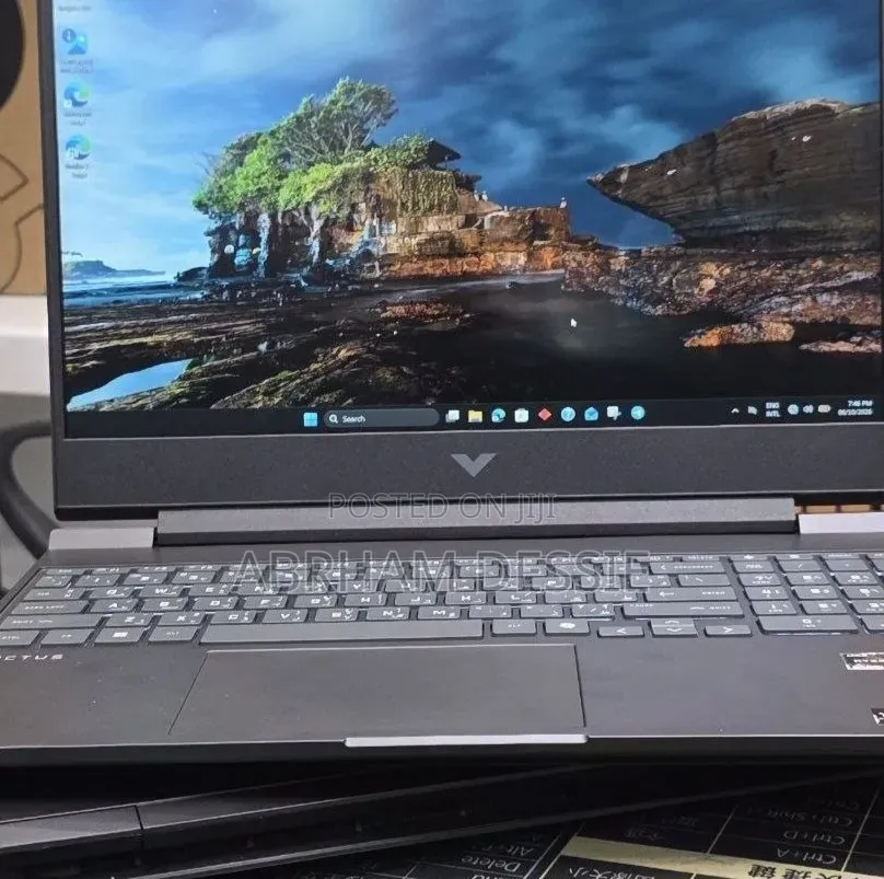 New Laptop HP 16GB AMD Ryzen 7 SSD 512GB