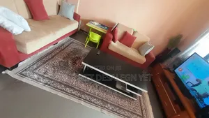 የሚሸጥ ሶፉ ከነ ጠረጼዛ