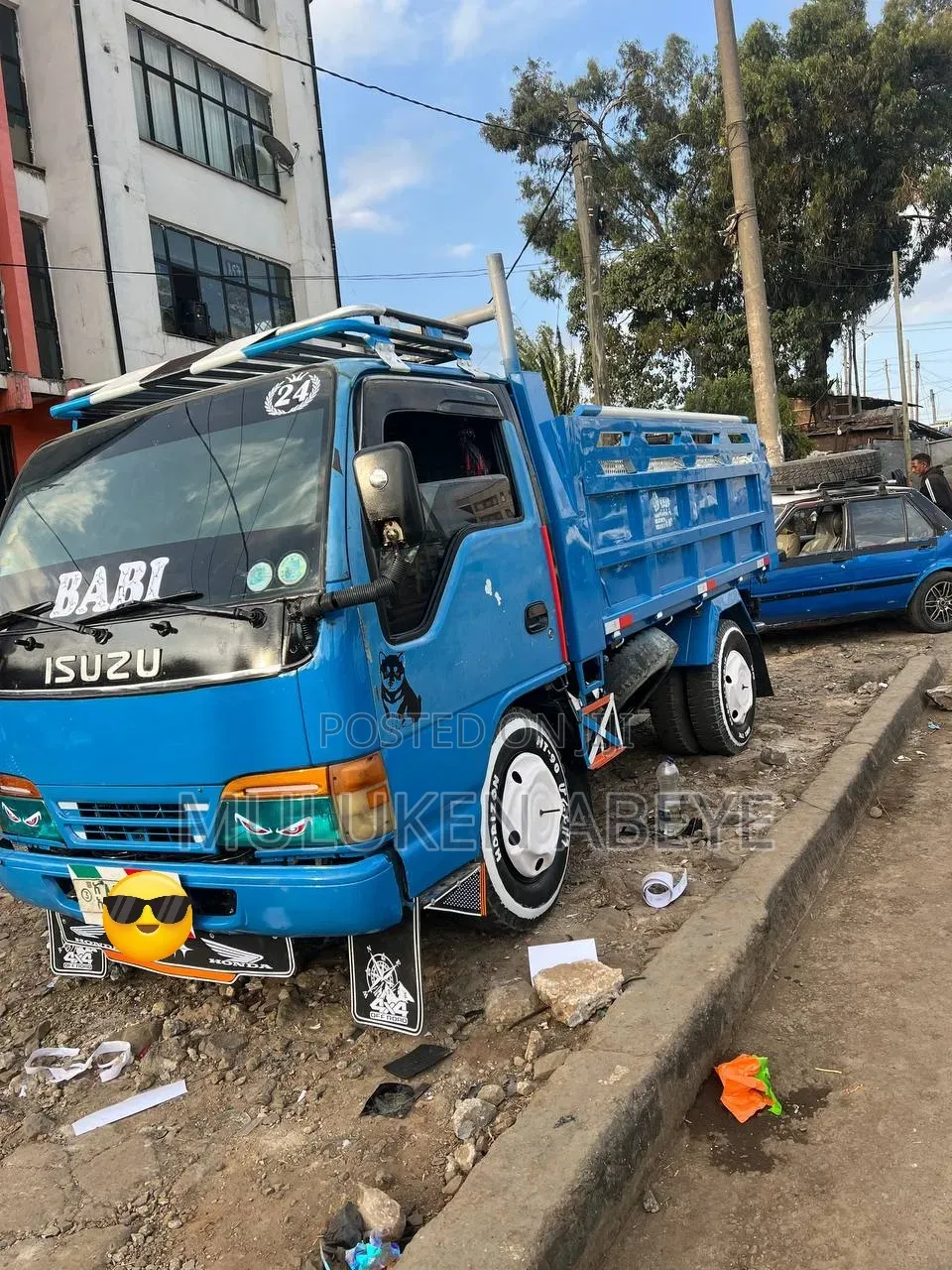 Isuzu 1999 Blue