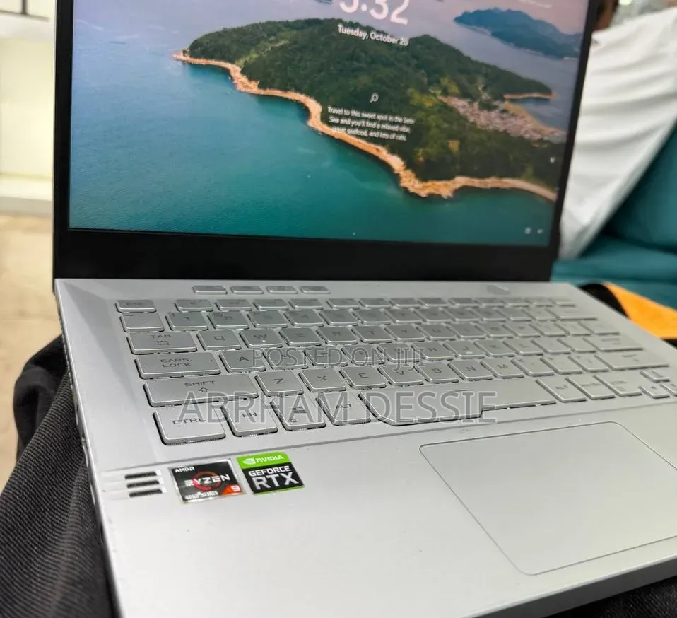 New Laptop Asus 16GB AMD Ryzen 9 SSD 512GB