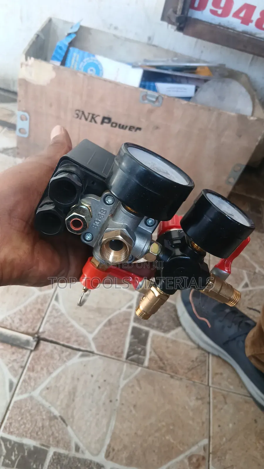 Air Compressor Pressure Switch Control Valve With Manifold and Gauges